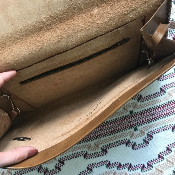 Vintage Hand Tooled  Leather Purse - Picture 9 of 13